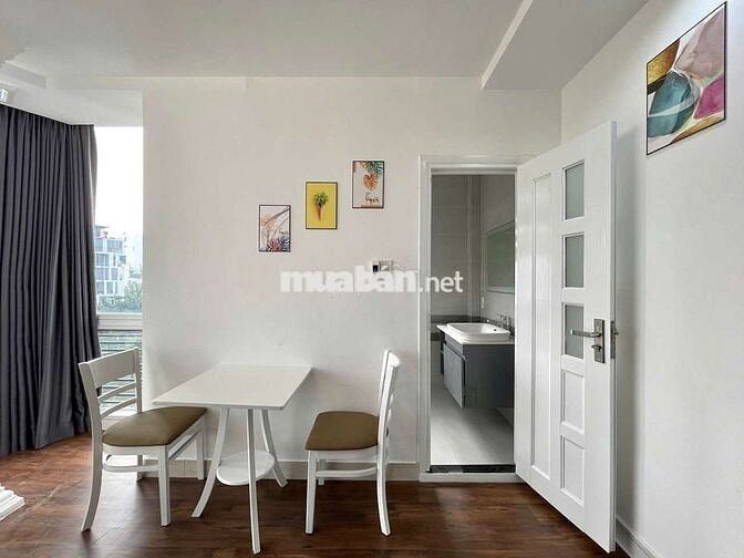 Căn hộ1PN 40m2 bancong thoáng - View sông ngay bờ kè Hoàng Sa Q3