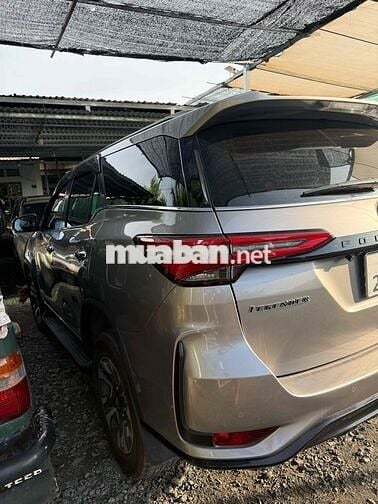 Toyota Fortuner Legender 2022 Bản cao cấp Xám