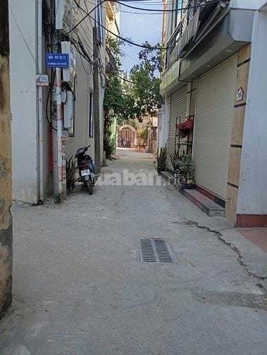 CHO THUÊ NHÀ NGUYÊN CĂN 5 TẦNG, LÔ GÓC GẦN TRƯỜNG TIỂU HỌC CỰ KHỐI