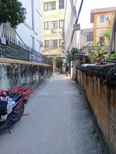 CHO THUÊ NHÀ NGUYÊN CĂN 5 TẦNG, LÔ GÓC GẦN TRƯỜNG TIỂU HỌC CỰ KHỐI