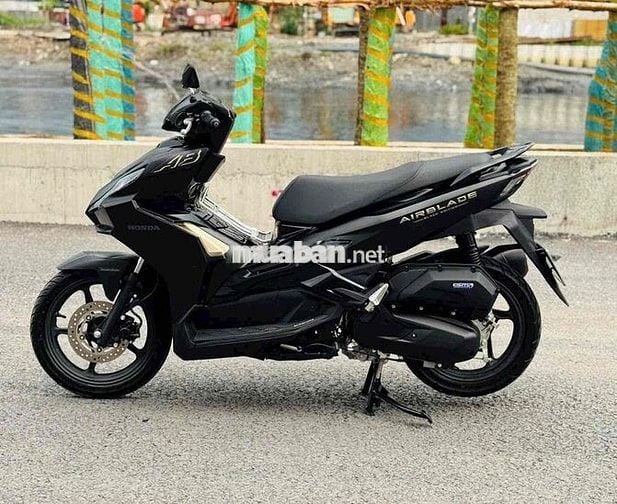 Honda Air Blade 125 4val Cuối 2023 Đen nhám 9k