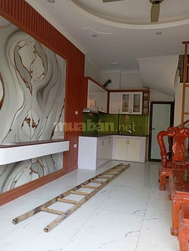 CHO THUÊ NHÀ NGUYÊN CĂN 5 TẦNG, LÔ GÓC GẦN TRƯỜNG TIỂU HỌC CỰ KHỐI