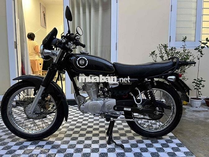 SYM Husky 125 classic Nhập khẩu màu Đen