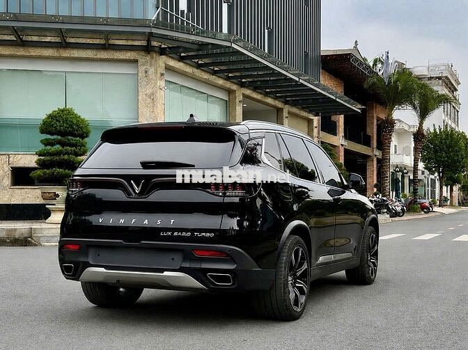 Vinfast Lux SA Premium 2022 - Màu đen - 2v7km