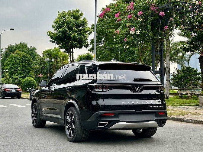 Vinfast Lux SA Premium 2022 - Màu đen - 2v7km