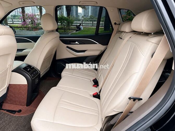 Vinfast Lux SA Premium 2022 - Màu đen - 2v7km