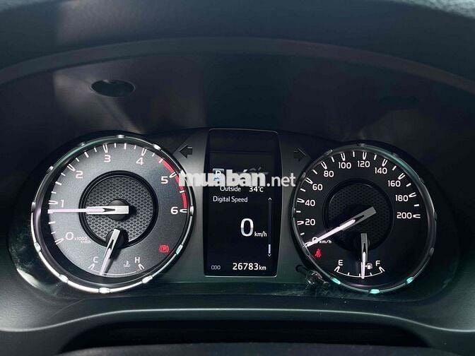 Toyota Hilux 2.4AT 2021 / Siêu lướt