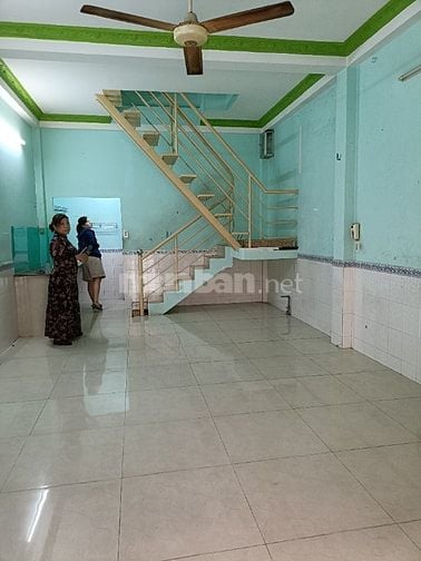Nhà đường xe hơi sát mặt đường Tám Danh F4Q8 