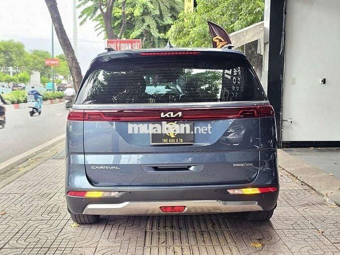 Kia Carnival Signature 2022 69.000 km Xám