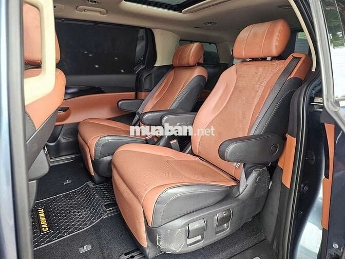 Kia Carnival Signature 2022 69.000 km Xám