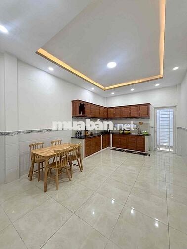 SIÊU PHẨM 3 TẦNG NGAY NGUYỄN VĂN QUÁ GIÁP GÒ VẤP VỊ TRÍ ĐẸP