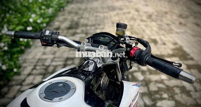 Yamaha FZ 150i Trắng 6 cấp