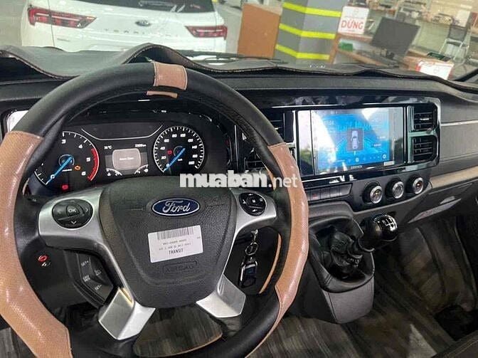 Ford Transit 2024 Lướt 2 Vạn