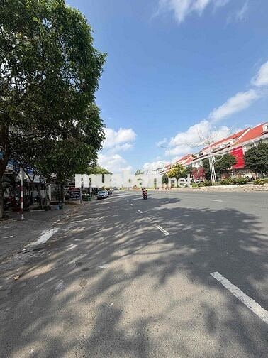 Cho thuê nhà trệt 3 lầu mặt tiền Lý Thái Tổ - KDC Hưng Phú 1, P. Hưng