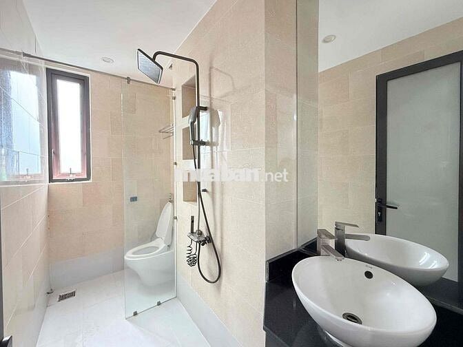 Trống sẵn căn studio rộng rãi view đẹp gần biển