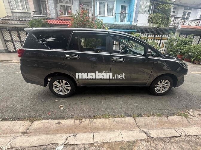 Toyota Innova 2017 Tự động Xám