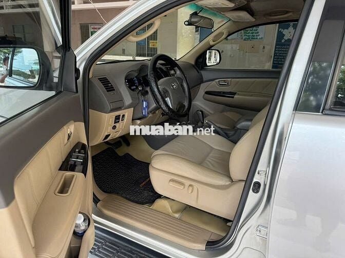 Toyota Fortuner - 2012 số tự động ( mẫu mới )