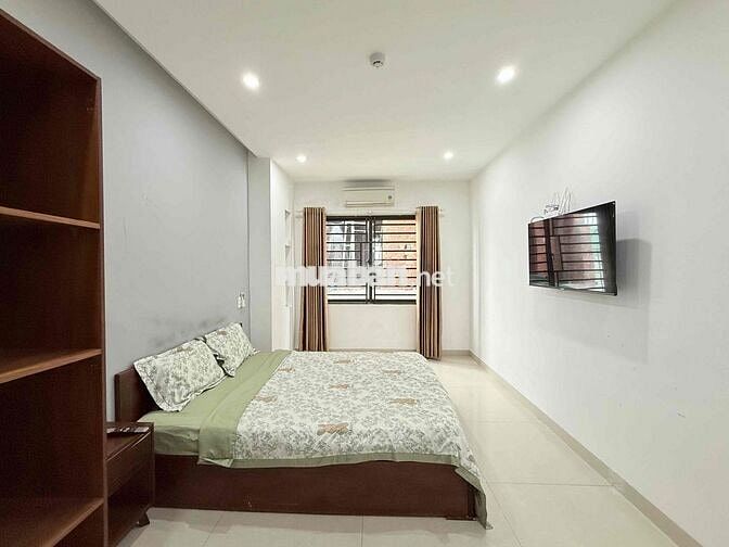 Trống sẵn căn hộ 1 phòng ngủ rộng rãi gần biển