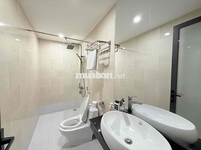 Trống sẵn căn hộ 1 phòng ngủ rộng rãi gần biển