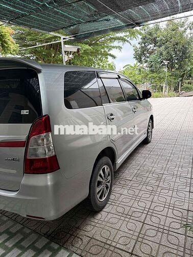 Toyota Innova 8 chỗ Số sàn Bạc