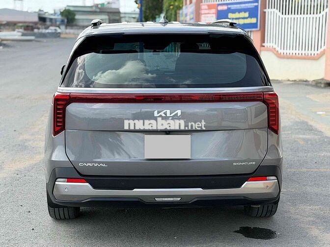 Kia Carnival Signature 2025 Xám 20.000 km