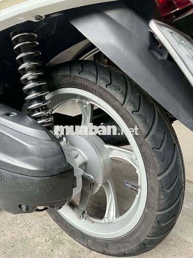 Xe tay ga Yamaha Mio Classico 211 Trắng