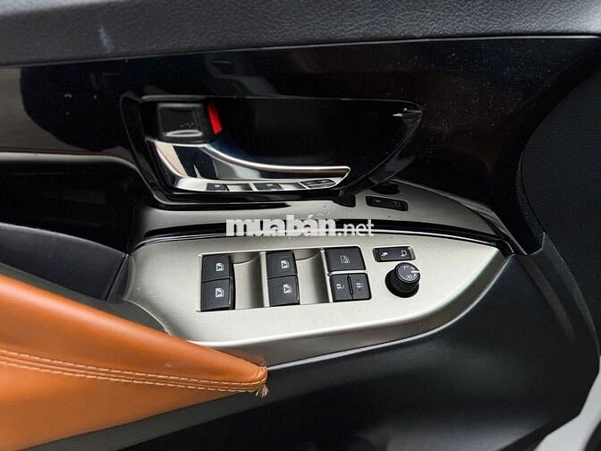 Innova Venturer 2022 Trắng ngọc trai 16.967 km