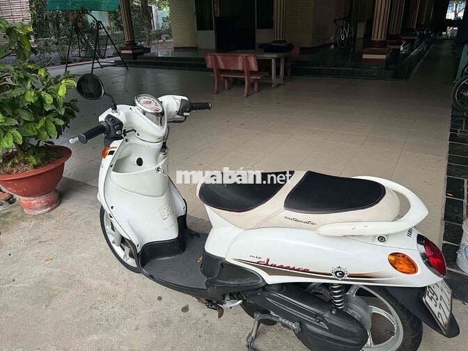 Xe tay ga Yamaha Mio Classico 211 Trắng