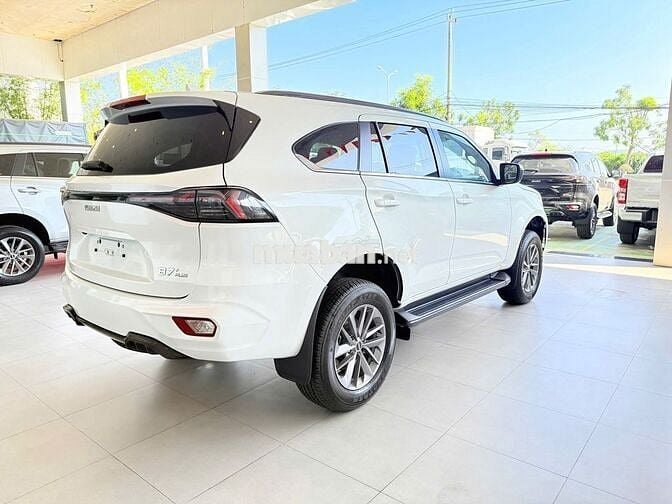Isuzu MU-X B7 PLUS 4x2 AT 2025 Trắng