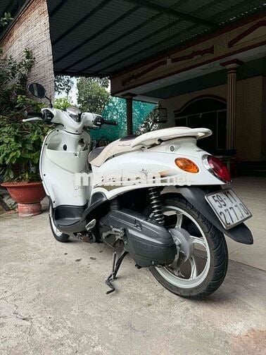 Xe tay ga Yamaha Mio Classico 211 Trắng