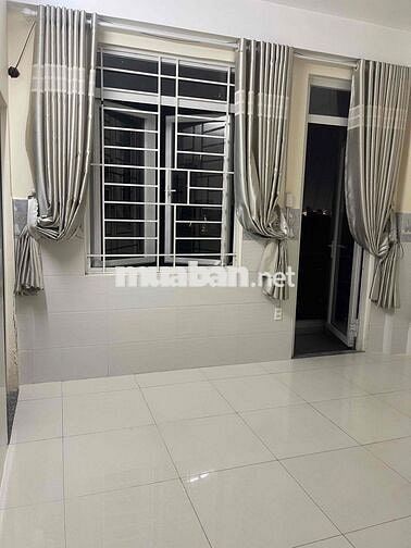 Cho thuê trọ Q12 có ban công 3tr