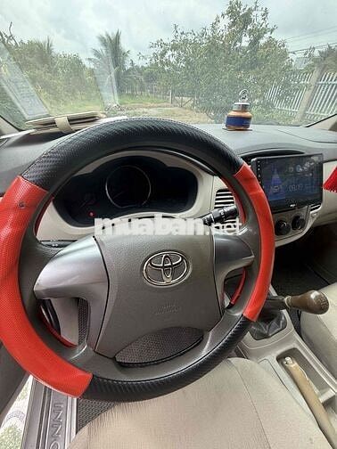 Toyota Innova 8 chỗ Số sàn Bạc