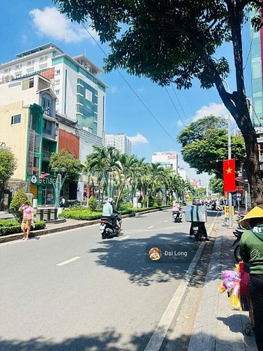 Hiếm có nhà 2 mặt tiền đường Phan Xích Long  giá chỉ 17 tỷ.
