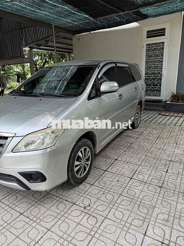 Toyota Innova 8 chỗ Số sàn Bạc