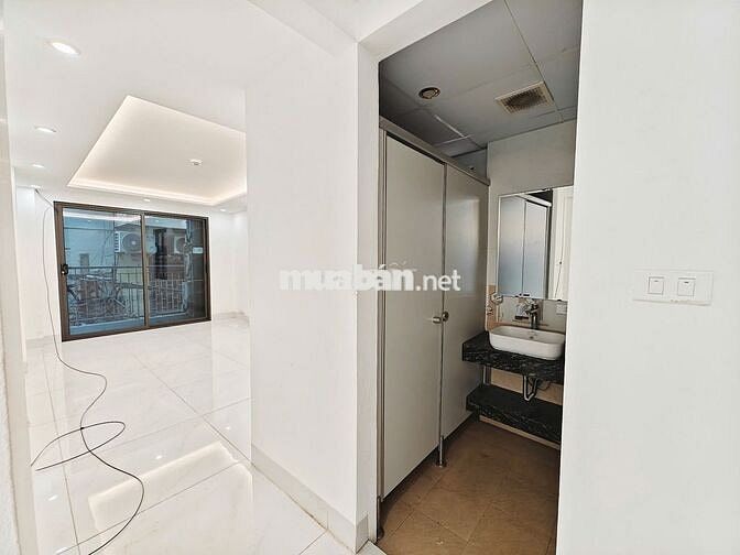 Cho thuê sàn văn phòng Nguyễn Xiển 150m2 18tr điện nước giá nhà nước