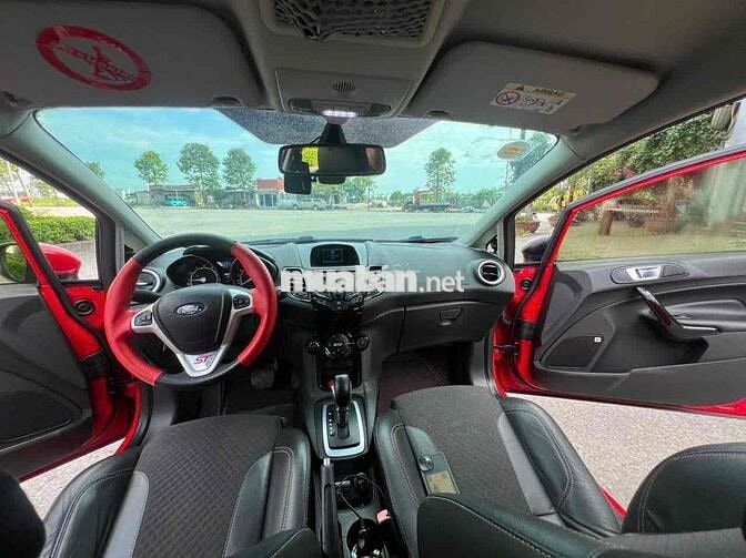 Ford Fiesta 2016 AT