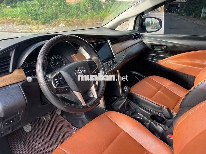 Toyota Innova E 2017 Số sàn Xăng Nâu