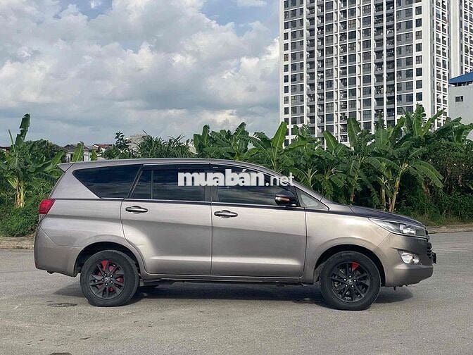 Toyota Innova E 2017 Số sàn Xăng Nâu