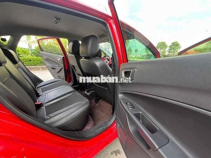Ford Fiesta 2016 AT