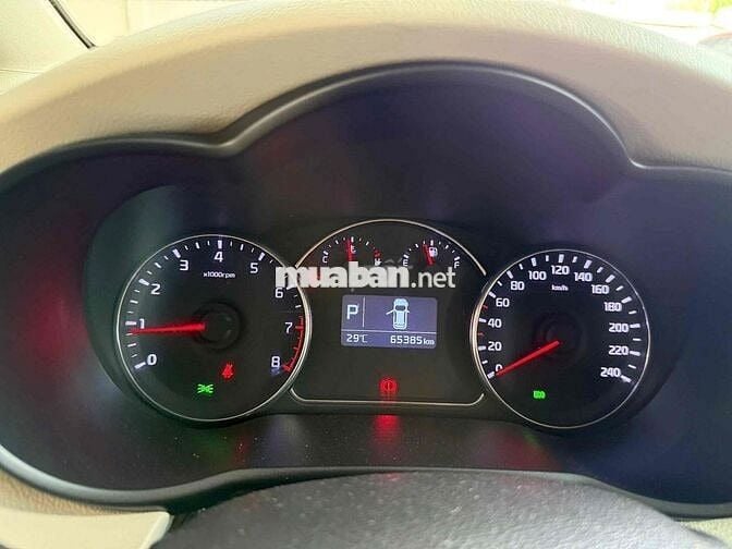 Kia Rondo 2020 2.0 GAT Deluxe Trắng 65.000 km