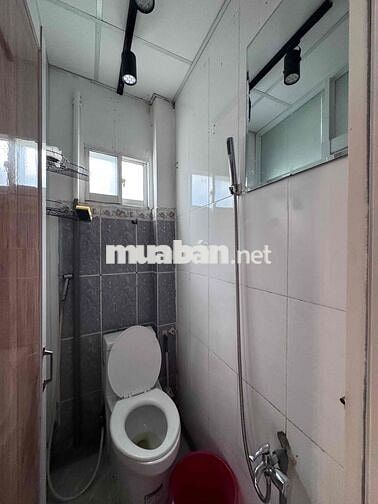 Siêu Rẻ!! Nguyên Căn 3x3m Trệt 1 Lầu Trống Suốt Hẻm Xe Tải 9M Q10