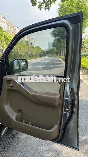 Nissan Navara 2012 AT 2 cầu