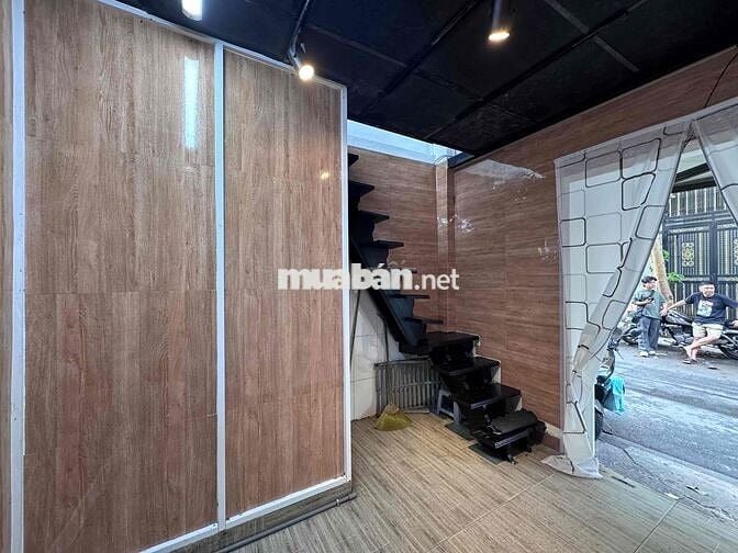 Siêu Rẻ!! Nguyên Căn 3x3m Trệt 1 Lầu Trống Suốt Hẻm Xe Tải 9M Q10