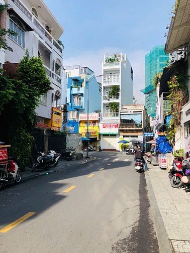 Bán nhà mặt tiền 32 Huyền Quang, phường Tân Định, Quận 1, Tp.HCM