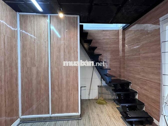 Siêu Rẻ!! Nguyên Căn 3x3m Trệt 1 Lầu Trống Suốt Hẻm Xe Tải 9M Q10