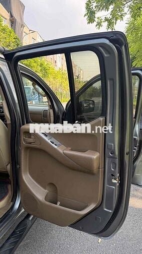 Nissan Navara 2012 AT 2 cầu