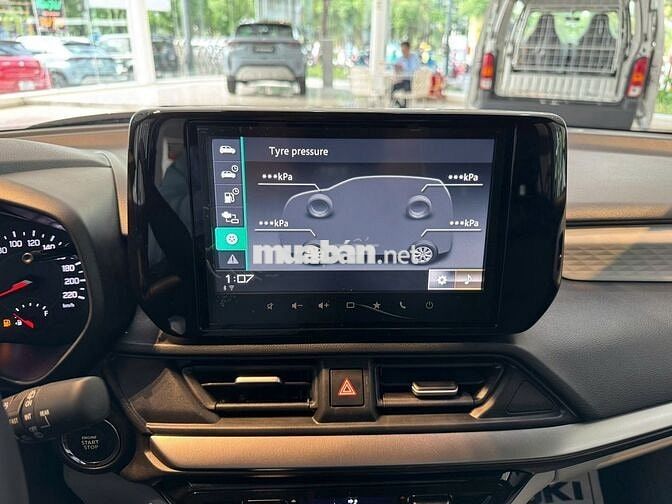 Nhà máy thanh lý 01 Swift Hybrid 2025 mới 100%