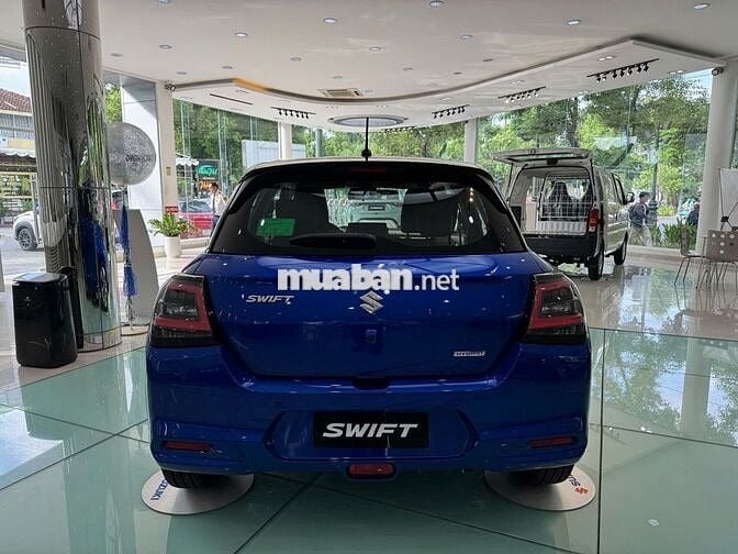 Nhà máy thanh lý 01 Swift Hybrid 2025 mới 100%