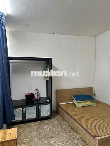 CHO THUÊ KTX GÓC 2MT CỐNG QUỲNH Q1