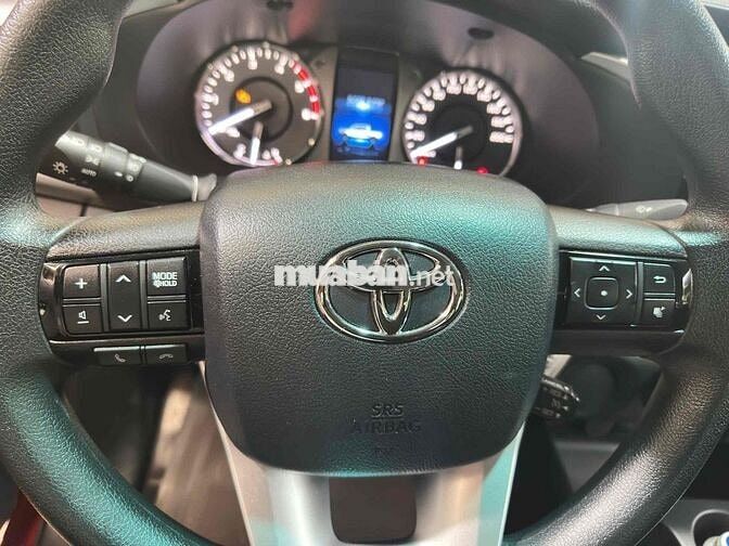 Toyota Hilux 2021 2.4L AT Số tự động Cam